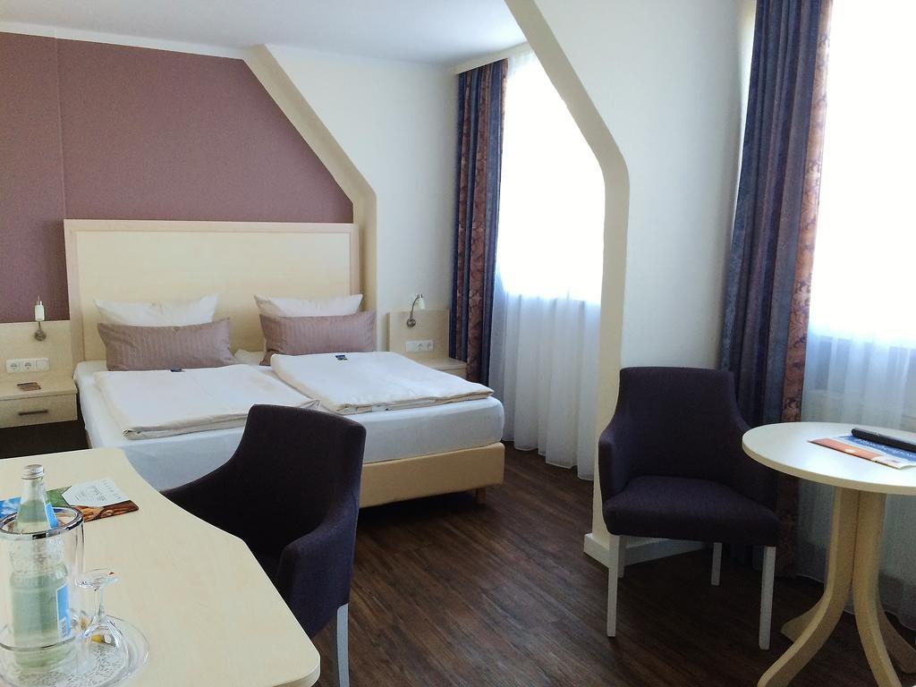 Landhotel Alte Schule - Hotel Garni Schillig Eksteriør bilde